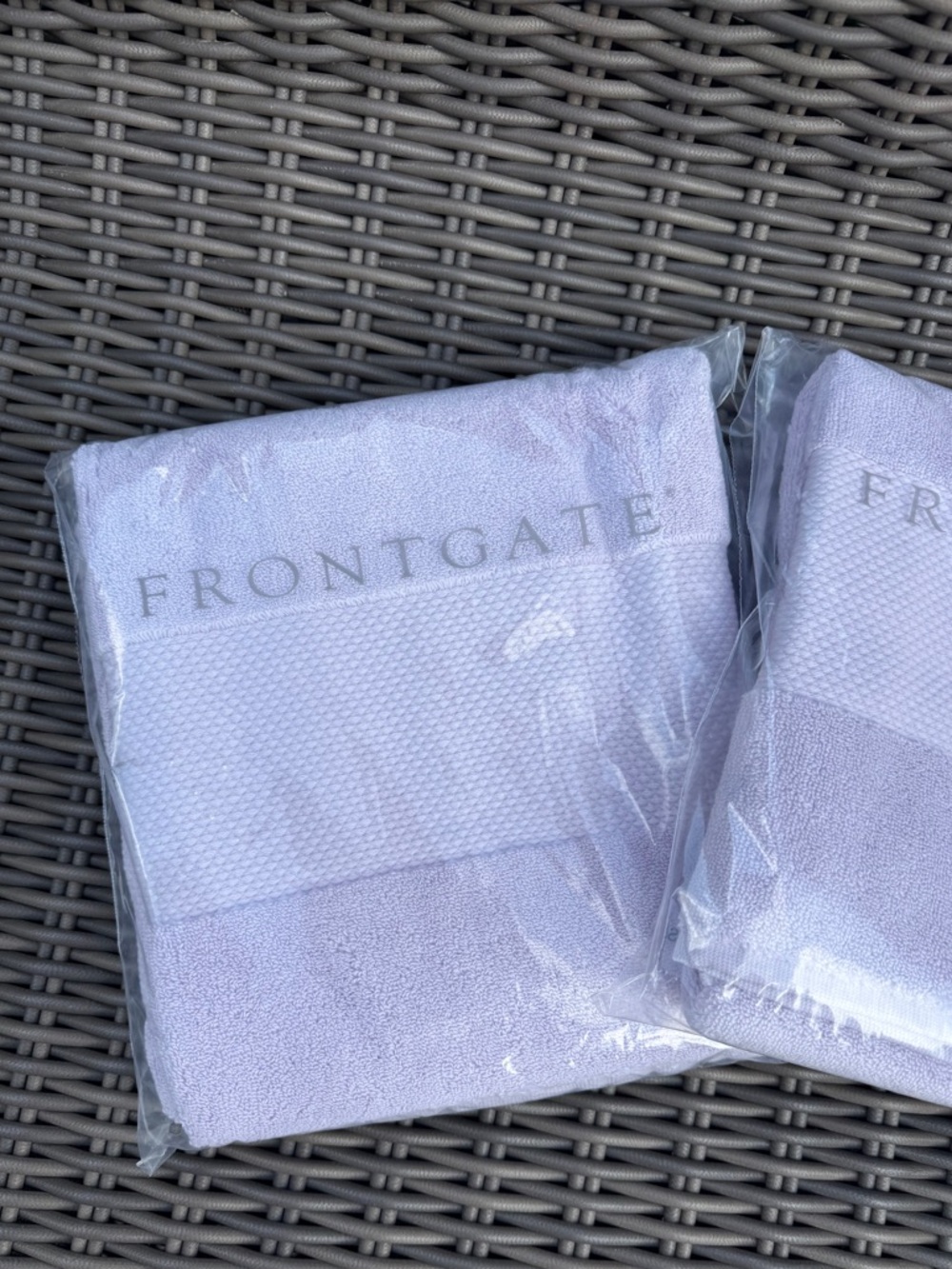 Frontgate Resort Bath Towel Set - NWT - Picture 11 of 16
